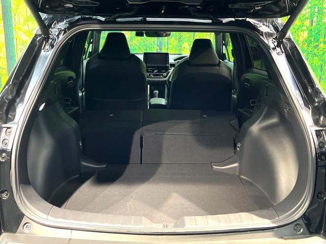 カローラクロス ハイブリッド　Ｚ　禁煙車　衝突軽減システム　レーダークルーズ　ナビ付ディスプレイオーディオ　全周囲カメラ　フルセグ　ＥＴＣ　ｂｌｕｅｔｏｏｔｈ再生　シートヒータ　パワーシート　ハーフレザーシート　パワーバックドア（10枚目）