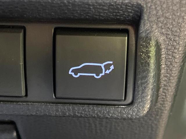 カローラクロス ハイブリッド　Ｚ　禁煙車　衝突軽減システム　レーダークルーズ　ナビ付ディスプレイオーディオ　全周囲カメラ　フルセグ　ＥＴＣ　ｂｌｕｅｔｏｏｔｈ再生　シートヒータ　パワーシート　ハーフレザーシート　パワーバックドア（30枚目）