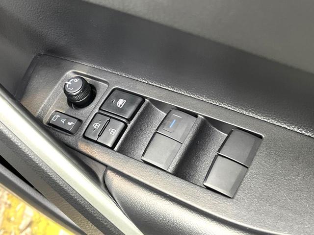 カローラクロス ハイブリッド　Ｚ　禁煙車　衝突軽減システム　レーダークルーズ　ナビ付ディスプレイオーディオ　全周囲カメラ　フルセグ　ＥＴＣ　ｂｌｕｅｔｏｏｔｈ再生　シートヒータ　パワーシート　ハーフレザーシート　パワーバックドア（39枚目）