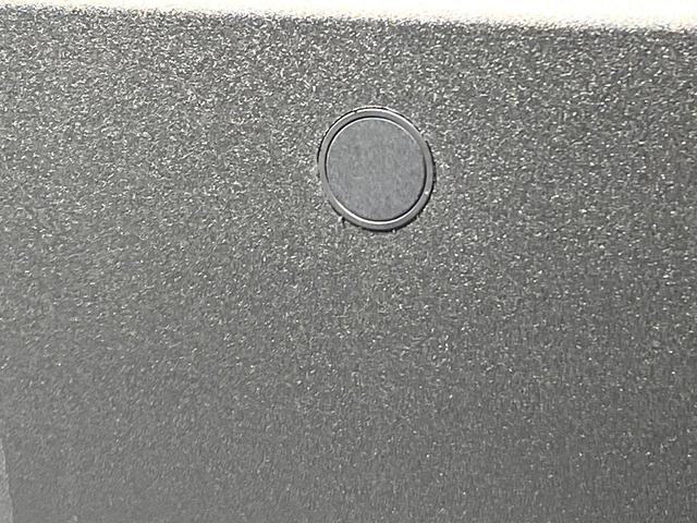 カローラクロス ハイブリッド　Ｚ　禁煙車　衝突軽減システム　レーダークルーズ　ナビ付ディスプレイオーディオ　全周囲カメラ　フルセグ　ＥＴＣ　ｂｌｕｅｔｏｏｔｈ再生　シートヒータ　パワーシート　ハーフレザーシート　パワーバックドア（61枚目）