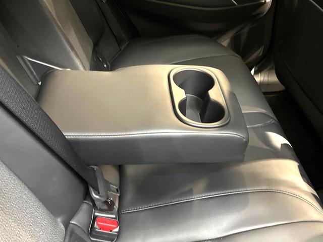 カローラクロス ハイブリッド　Ｚ　禁煙車　衝突軽減システム　レーダークルーズ　ナビ付ディスプレイオーディオ　全周囲カメラ　フルセグ　ＥＴＣ　ｂｌｕｅｔｏｏｔｈ再生　シートヒータ　パワーシート　ハーフレザーシート　パワーバックドア（73枚目）