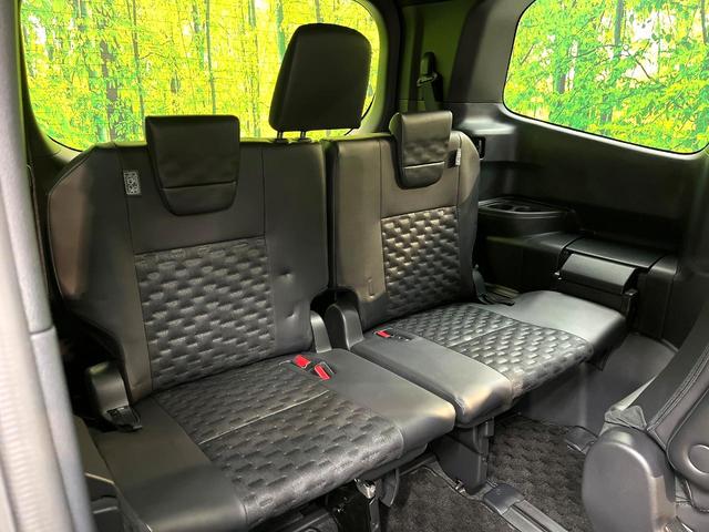 ヴォクシー ハイブリッドＳ－Ｚ　後席モニター　１０．５型ディスプレイオーディオ　両側電動ドア　快適利便ＰＫＧ　セーフティセンス　レーダークルーズ　禁煙車　パワーバックドア　シートヒーター　ステアリングヒーター　Ｂｌｕｅｔｏｏｔｈ（10枚目）