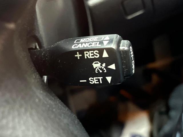 �y�N���[�Y�R���g���[���z�������H�����N���N���s�B�A�N�Z���𗣂��Ă���葬�x�ő��s���ł��A�������^�]���̕��S���y���I�����E�������ȒP�ȃX�C�b�`����Œ����ł��܂��B