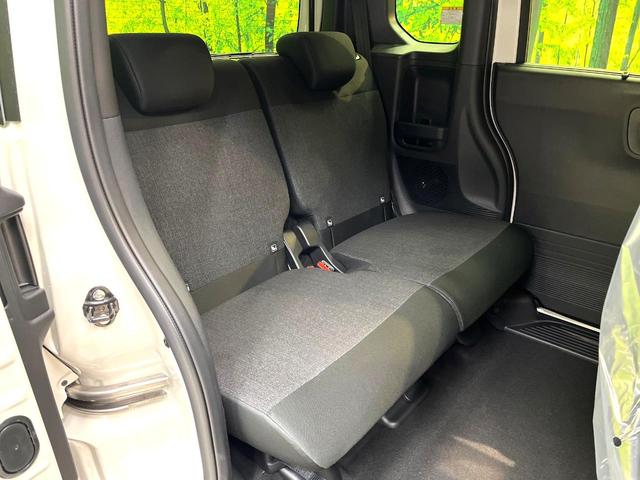 Ｎ－ＢＯＸカスタム ベースグレード　届出済未使用　ホンダセンシング　アダプティブクルーズ　電動スライド　スマートキー　パーキングセンサーシステム　ＬＥＤヘッドランプ　シートヒーター　オートハイビーム　路外逸脱抑制機能　誤発進抑制機能（9枚目）