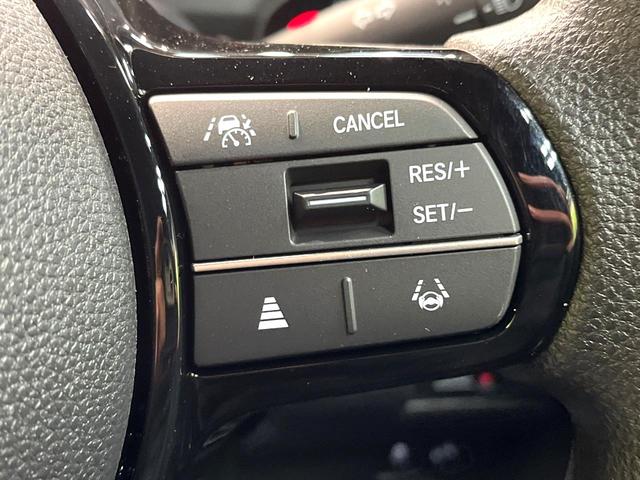 Ｎ－ＢＯＸカスタム ベースグレード　届出済未使用　ホンダセンシング　アダプティブクルーズ　電動スライド　スマートキー　パーキングセンサーシステム　ＬＥＤヘッドランプ　シートヒーター　オートハイビーム　路外逸脱抑制機能　誤発進抑制機能（4枚目）