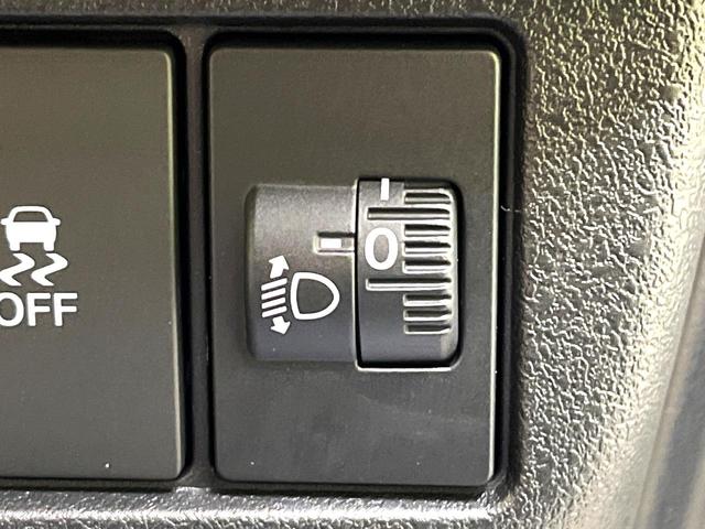 Ｎ－ＢＯＸカスタム ベースグレード　届出済未使用　ホンダセンシング　アダプティブクルーズ　電動スライド　スマートキー　パーキングセンサーシステム　ＬＥＤヘッドランプ　シートヒーター　オートハイビーム　路外逸脱抑制機能　誤発進抑制機能（51枚目）