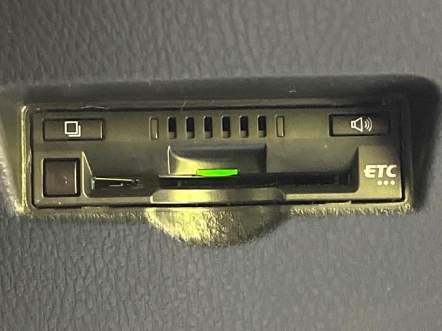 Ｃ－ＨＲ Ｇ　ＬＥＤエディション　純正９型ナビ　バックカメラ　衝突被害軽減システム　レーダークルーズ　禁煙車　シートヒーター　ドライブレコーダー　コーナーセンサー　スマートキー　ＬＥＤヘッド　ＥＴＣ　オートマチックハイビーム（6枚目）