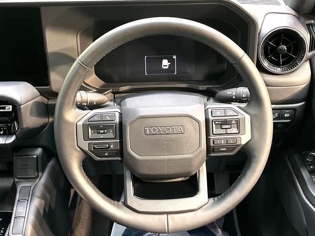 �y�X�e�A�����O�X�C�b�`�z�^�]���A�O������ڐ������炷���ƂȂ��A�I�[�f�B�I���̑��삪�\�ȕ֗��@�\�I���S�����K�ȃh���C�u�����o���Ă���܂���