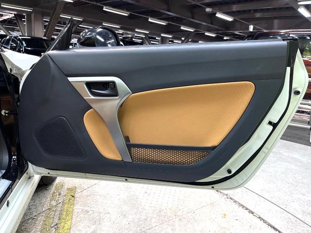 コペン ローブ　ターボ　禁煙車　シートヒーター　ドライブレコーダー　スマートキー　ＬＥＤヘッド　フォグランプ　純正１６インチアルミ　オートエアコン　革巻きステアリング　アイドリングストップ　ＣＤプレイヤー（50枚目）