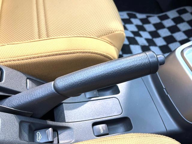 コペン ローブ　ターボ　禁煙車　シートヒーター　ドライブレコーダー　スマートキー　ＬＥＤヘッド　フォグランプ　純正１６インチアルミ　オートエアコン　革巻きステアリング　アイドリングストップ　ＣＤプレイヤー（57枚目）