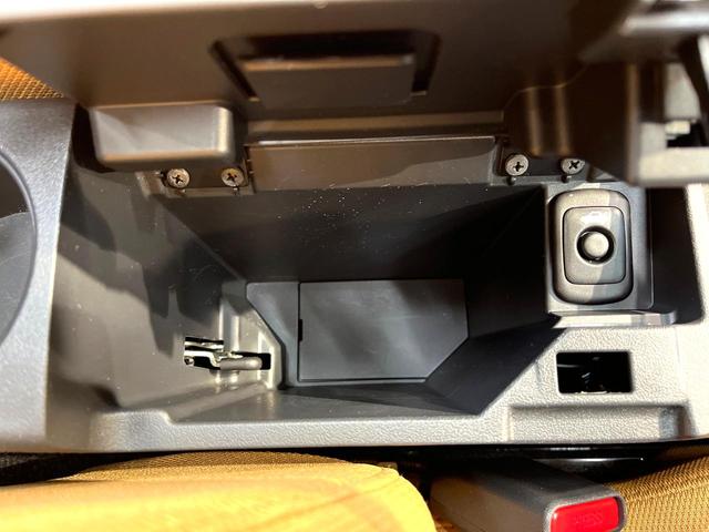 コペン ローブ　ターボ　禁煙車　シートヒーター　ドライブレコーダー　スマートキー　ＬＥＤヘッド　フォグランプ　純正１６インチアルミ　オートエアコン　革巻きステアリング　アイドリングストップ　ＣＤプレイヤー（58枚目）