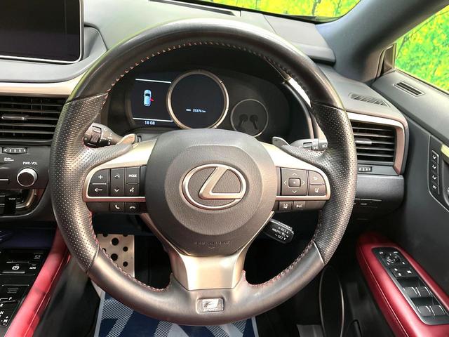 ＲＸ ＲＸ３００　Ｆスポーツ　禁煙車　サンルーフ　純正１２．３ＳＤナビ　全周囲カメラ　衝突被害軽減システム　レーダークルーズ　電動リアゲート　レザーシート　全席シートヒーター　前席シートエアコン　コーナーセンサー　１００Ｖ電源（11枚目）