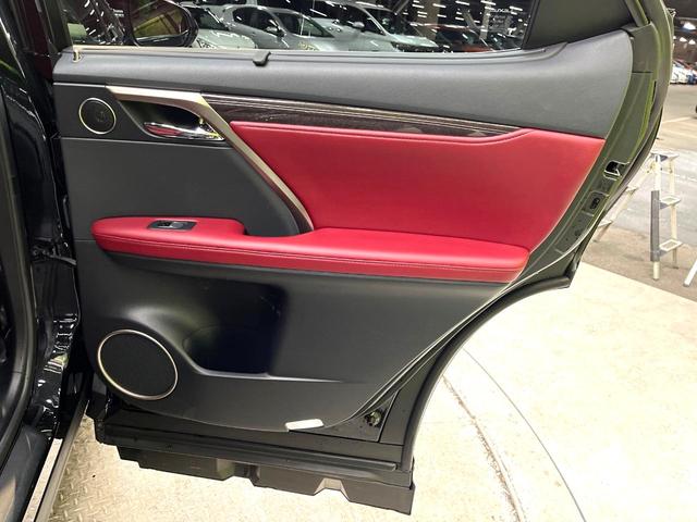 ＲＸ ＲＸ３００　Ｆスポーツ　禁煙車　サンルーフ　純正１２．３ＳＤナビ　全周囲カメラ　衝突被害軽減システム　レーダークルーズ　電動リアゲート　レザーシート　全席シートヒーター　前席シートエアコン　コーナーセンサー　１００Ｖ電源（76枚目）