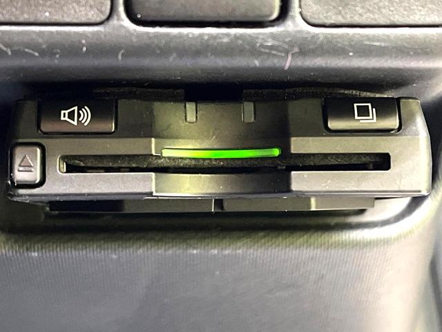 アクア Ｇ　純正ナビ　禁煙車　ドライブレコーダー　スマートキー　ＥＴＣ　オートライト　オートエアコン　ＣＤ再生　地デジＴＶ　ステアリングスイッチ　横滑り防止装置　プライバシーガラス　電動格納ドアミラー（5枚目）