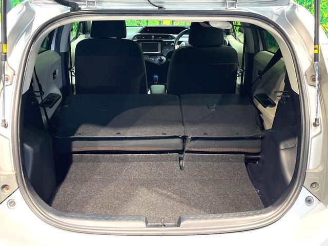 アクア Ｇ　純正ナビ　禁煙車　ドライブレコーダー　スマートキー　ＥＴＣ　オートライト　オートエアコン　ＣＤ再生　地デジＴＶ　ステアリングスイッチ　横滑り防止装置　プライバシーガラス　電動格納ドアミラー（10枚目）