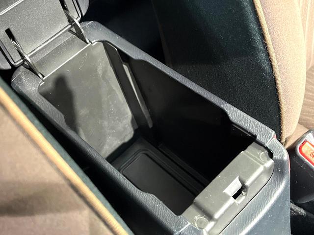 アクア Ｇ　純正ナビ　禁煙車　ドライブレコーダー　スマートキー　ＥＴＣ　オートライト　オートエアコン　ＣＤ再生　地デジＴＶ　ステアリングスイッチ　横滑り防止装置　プライバシーガラス　電動格納ドアミラー（48枚目）