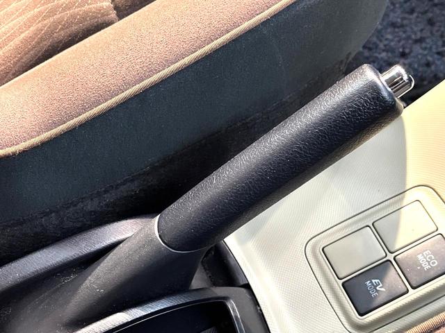 アクア Ｇ　純正ナビ　禁煙車　ドライブレコーダー　スマートキー　ＥＴＣ　オートライト　オートエアコン　ＣＤ再生　地デジＴＶ　ステアリングスイッチ　横滑り防止装置　プライバシーガラス　電動格納ドアミラー（61枚目）