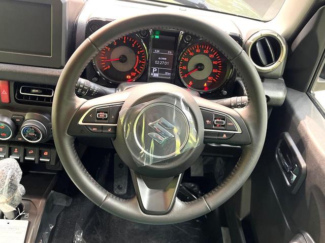 �y�����v�����X�e�A�����O�z�㎿�Ȋv���g�p���邱�ƂŁA��ɂ����������݂ƂĂ��^�]���₷���n���h���ł���