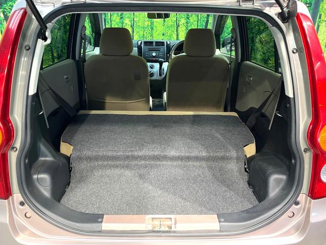 ���i�̂���������ʋ΁A���}���ɏ\���ȉ׎��X�y�[�X���m�ۂ��Ă���܂��B�Z�J���h�V�[�g��|���ƁA�傫�ȉו��̐ύڂ��\�ł���