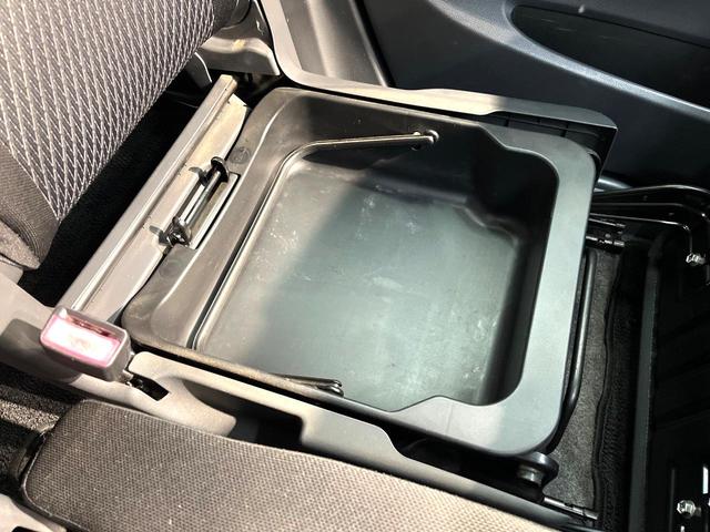 ワゴンＲスティングレー Ｔ　禁煙車　ナビ　フルセグ　ドライブレコーダー　デジタルインナーミラー　ｂｌｕｅｔｏｏｔｈ再生　ＨＩＤヘッドライト　ＬＥＤフォグランプ　スマートキー　純正１５インチアルミホイール　プライバシーガラス（7枚目）