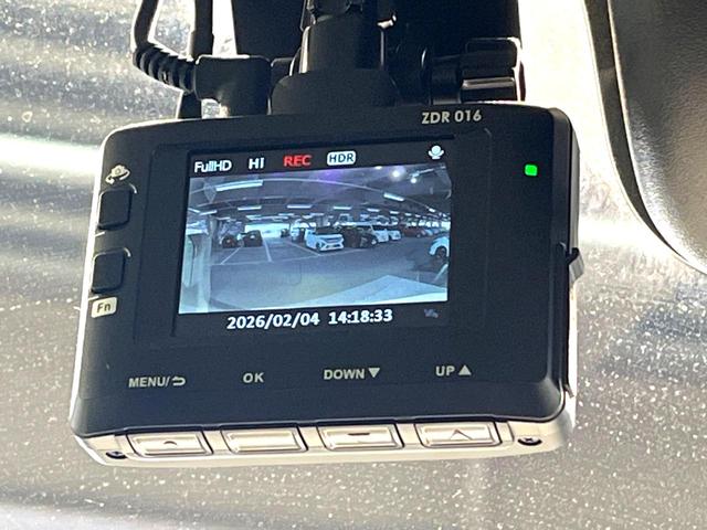 スペーシアカスタム ハイブリッドＸＳターボ　両側電動ドア　ターボ　純正８インチナビ　全周囲カメラ　衝突被害軽減システム　レーダークルーズ　禁煙車　ハーフレザーシート　シートヒーター　ドラレコ　コーナーセンサー　スマートキー　ＬＥＤヘッド　ＥＴＣ（30枚目）