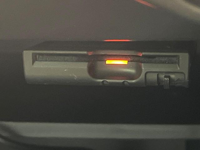 ノート ｅ－パワー　メダリスト　純正ナビ　全周囲カメラ　インテリジェントエマージェンシーブレーキ　コーナーセンサー　スマートキー　純正１５インチアルミ　オートライト　オートエアコン　Ｂｌｕｅｔｏｏｔｈ再生　フルセグ　盗難防止装置（7枚目）