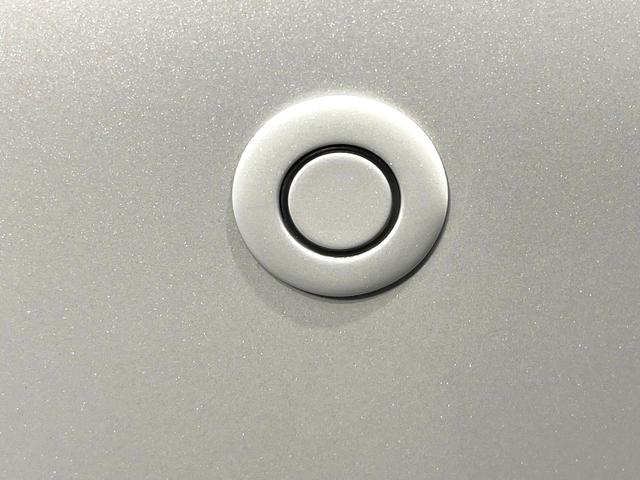 ノート ｅ－パワー　メダリスト　純正ナビ　全周囲カメラ　インテリジェントエマージェンシーブレーキ　コーナーセンサー　スマートキー　純正１５インチアルミ　オートライト　オートエアコン　Ｂｌｕｅｔｏｏｔｈ再生　フルセグ　盗難防止装置（34枚目）