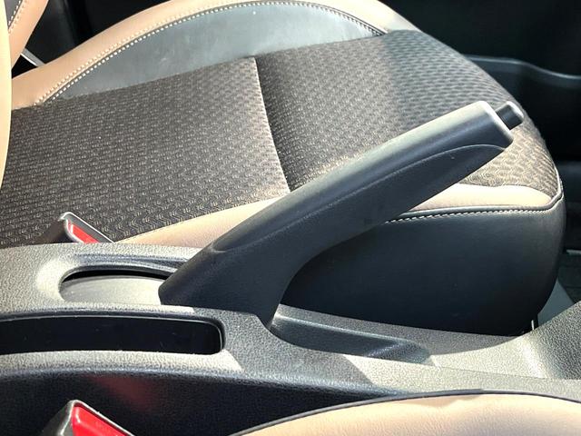 ノート ｅ－パワー　メダリスト　純正ナビ　全周囲カメラ　インテリジェントエマージェンシーブレーキ　コーナーセンサー　スマートキー　純正１５インチアルミ　オートライト　オートエアコン　Ｂｌｕｅｔｏｏｔｈ再生　フルセグ　盗難防止装置（48枚目）