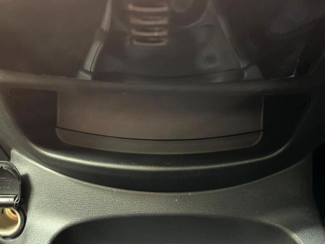 ノート ｅ－パワー　メダリスト　純正ナビ　全周囲カメラ　インテリジェントエマージェンシーブレーキ　コーナーセンサー　スマートキー　純正１５インチアルミ　オートライト　オートエアコン　Ｂｌｕｅｔｏｏｔｈ再生　フルセグ　盗難防止装置（57枚目）