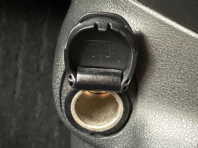 ノート ｅ－パワー　メダリスト　純正ナビ　全周囲カメラ　インテリジェントエマージェンシーブレーキ　コーナーセンサー　スマートキー　純正１５インチアルミ　オートライト　オートエアコン　Ｂｌｕｅｔｏｏｔｈ再生　フルセグ　盗難防止装置（58枚目）