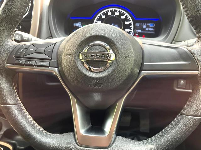 ノート ｅ－パワー　メダリスト　純正ナビ　全周囲カメラ　インテリジェントエマージェンシーブレーキ　コーナーセンサー　スマートキー　純正１５インチアルミ　オートライト　オートエアコン　Ｂｌｕｅｔｏｏｔｈ再生　フルセグ　盗難防止装置（63枚目）