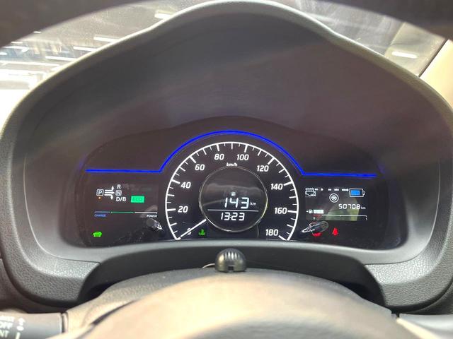 ノート ｅ－パワー　メダリスト　純正ナビ　全周囲カメラ　インテリジェントエマージェンシーブレーキ　コーナーセンサー　スマートキー　純正１５インチアルミ　オートライト　オートエアコン　Ｂｌｕｅｔｏｏｔｈ再生　フルセグ　盗難防止装置（65枚目）