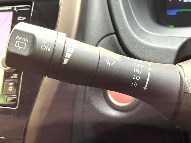 ノート ｅ－パワー　メダリスト　純正ナビ　全周囲カメラ　インテリジェントエマージェンシーブレーキ　コーナーセンサー　スマートキー　純正１５インチアルミ　オートライト　オートエアコン　Ｂｌｕｅｔｏｏｔｈ再生　フルセグ　盗難防止装置（67枚目）