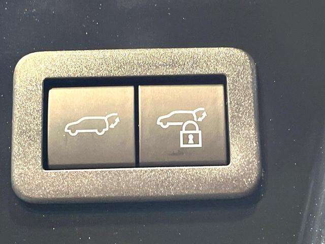 プリウス Ｚ　禁煙車　１２．３インチディスプレイオーディオプラス　全周囲カメラ　衝突被害軽減システム　レーダークルーズ　電動リアゲート　シートベンチレーション　メモリー付パワーシート　コーナーセンサー　ＥＴＣ（8枚目）