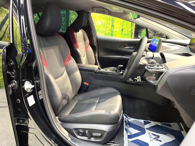 プリウス Ｚ　禁煙車　１２．３インチディスプレイオーディオプラス　全周囲カメラ　衝突被害軽減システム　レーダークルーズ　電動リアゲート　シートベンチレーション　メモリー付パワーシート　コーナーセンサー　ＥＴＣ（9枚目）