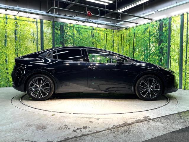 プリウス Ｚ　禁煙車　１２．３インチディスプレイオーディオプラス　全周囲カメラ　衝突被害軽減システム　レーダークルーズ　電動リアゲート　シートベンチレーション　メモリー付パワーシート　コーナーセンサー　ＥＴＣ（31枚目）