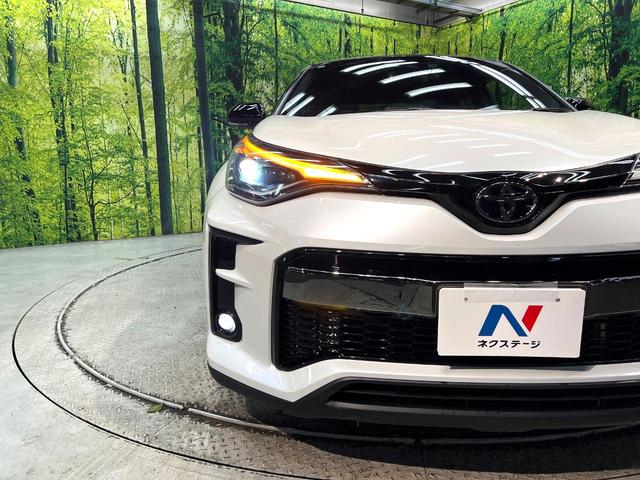 Ｃ－ＨＲ Ｓ　ＧＲスポーツ　禁煙車　バックカメラ　衝突被害軽減システム　レーダークルーズ　ドライブレコーダー　スマートキー　ＬＥＤヘッド　ディスプレイオーディオ　ビルトインＥＴＣ　純正１９インチアルミ　オートハイビーム（12枚目）