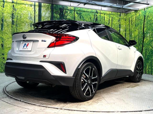 Ｃ－ＨＲ Ｓ　ＧＲスポーツ　禁煙車　バックカメラ　衝突被害軽減システム　レーダークルーズ　ドライブレコーダー　スマートキー　ＬＥＤヘッド　ディスプレイオーディオ　ビルトインＥＴＣ　純正１９インチアルミ　オートハイビーム（17枚目）