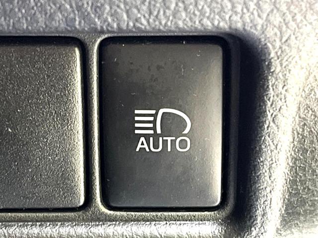 Ｃ－ＨＲ Ｓ　ＧＲスポーツ　禁煙車　バックカメラ　衝突被害軽減システム　レーダークルーズ　ドライブレコーダー　スマートキー　ＬＥＤヘッド　ディスプレイオーディオ　ビルトインＥＴＣ　純正１９インチアルミ　オートハイビーム（48枚目）