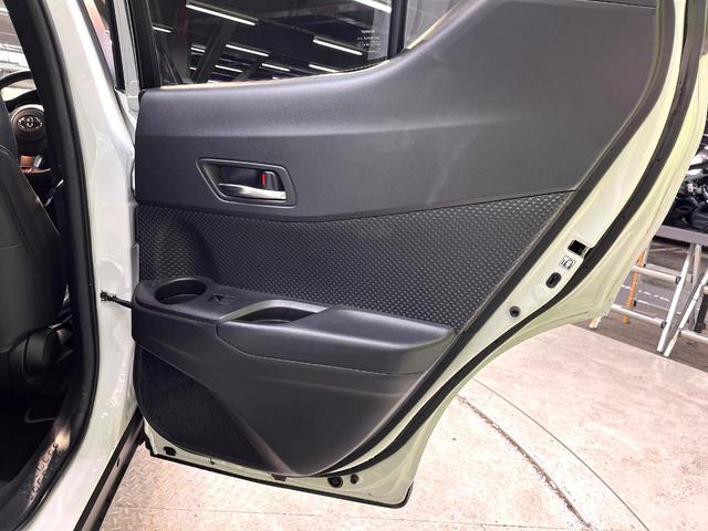 Ｃ－ＨＲ Ｓ　ＧＲスポーツ　禁煙車　バックカメラ　衝突被害軽減システム　レーダークルーズ　ドライブレコーダー　スマートキー　ＬＥＤヘッド　ディスプレイオーディオ　ビルトインＥＴＣ　純正１９インチアルミ　オートハイビーム（59枚目）