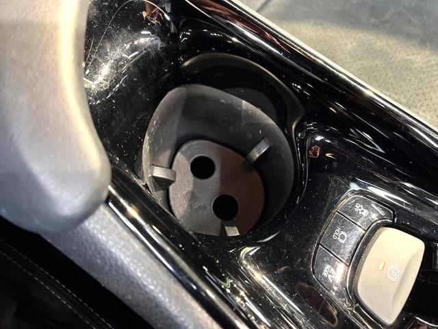 Ｃ－ＨＲ Ｓ　ＧＲスポーツ　禁煙車　バックカメラ　衝突被害軽減システム　レーダークルーズ　ドライブレコーダー　スマートキー　ＬＥＤヘッド　ディスプレイオーディオ　ビルトインＥＴＣ　純正１９インチアルミ　オートハイビーム（62枚目）