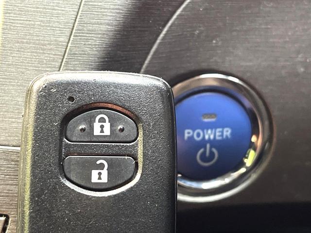 プリウス Ｓ　ＳＤナビ　禁煙車　スマートキー　ＨＩＤヘッド　オートライト　オートエアコン　Ｂｌｕｅｔｏｏｔｈ再生　ＣＤ／ＤＶＤ再生　地デジＴＶ　ステアリングスイッチ　横滑り防止装置　電動格納ドアミラー　盗難防止装置（5枚目）