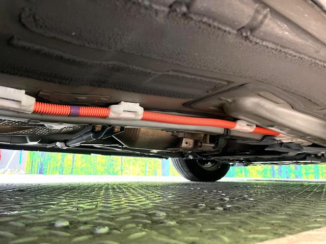 プリウス Ｓ　ＳＤナビ　禁煙車　スマートキー　ＨＩＤヘッド　オートライト　オートエアコン　Ｂｌｕｅｔｏｏｔｈ再生　ＣＤ／ＤＶＤ再生　地デジＴＶ　ステアリングスイッチ　横滑り防止装置　電動格納ドアミラー　盗難防止装置（22枚目）