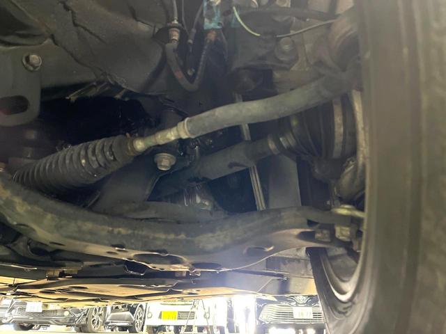 プリウス Ｓ　ＳＤナビ　禁煙車　スマートキー　ＨＩＤヘッド　オートライト　オートエアコン　Ｂｌｕｅｔｏｏｔｈ再生　ＣＤ／ＤＶＤ再生　地デジＴＶ　ステアリングスイッチ　横滑り防止装置　電動格納ドアミラー　盗難防止装置（23枚目）