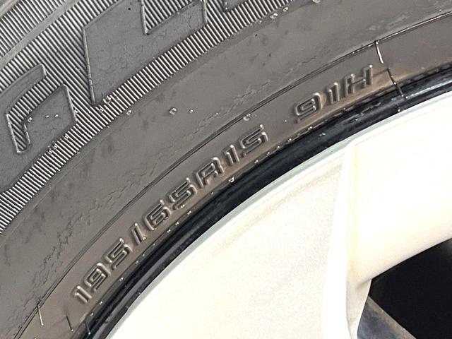 プリウス Ｓ　ＳＤナビ　禁煙車　スマートキー　ＨＩＤヘッド　オートライト　オートエアコン　Ｂｌｕｅｔｏｏｔｈ再生　ＣＤ／ＤＶＤ再生　地デジＴＶ　ステアリングスイッチ　横滑り防止装置　電動格納ドアミラー　盗難防止装置（35枚目）