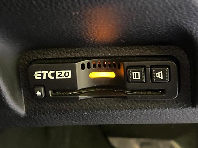 ヴェゼル ｅ：ＨＥＶ　Ｚ　禁煙車　純正８インチナビ　バックカメラ　衝突被害軽減システム　レーダークルーズ　電動リアゲート　ハーフレザーシート　ドライブレコーダー　コーナーセンサー　ＬＥＤヘッドライト　ＥＴＣ２．０　スマートキー（7枚目）