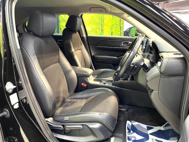 ヴェゼル ｅ：ＨＥＶ　Ｚ　禁煙車　純正８インチナビ　バックカメラ　衝突被害軽減システム　レーダークルーズ　電動リアゲート　ハーフレザーシート　ドライブレコーダー　コーナーセンサー　ＬＥＤヘッドライト　ＥＴＣ２．０　スマートキー（8枚目）