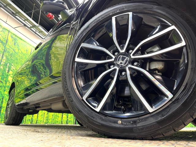 ヴェゼル ｅ：ＨＥＶ　Ｚ　禁煙車　純正８インチナビ　バックカメラ　衝突被害軽減システム　レーダークルーズ　電動リアゲート　ハーフレザーシート　ドライブレコーダー　コーナーセンサー　ＬＥＤヘッドライト　ＥＴＣ２．０　スマートキー（13枚目）