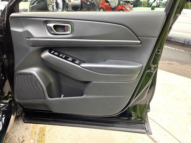 ヴェゼル ｅ：ＨＥＶ　Ｚ　禁煙車　純正８インチナビ　バックカメラ　衝突被害軽減システム　レーダークルーズ　電動リアゲート　ハーフレザーシート　ドライブレコーダー　コーナーセンサー　ＬＥＤヘッドライト　ＥＴＣ２．０　スマートキー（69枚目）