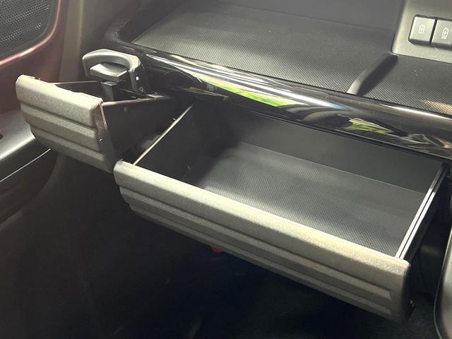 スペーシアカスタム ハイブリッドＸＳターボ　届出済未使用車　両側電動スライドドア　ターボ　セーフティサポート　レーダークルーズ　ステアリングヒーター　シーケンシャルターンランプ　ＬＥＤヘッド　ＬＥＤフォグ　コーナーセンサー　レーンアシスト（45枚目）